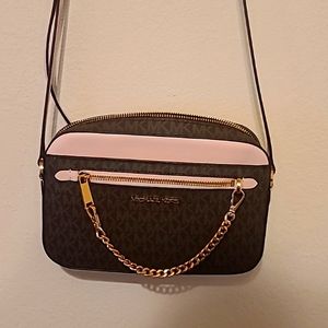 Michael Kors Crossbody Chain Zip